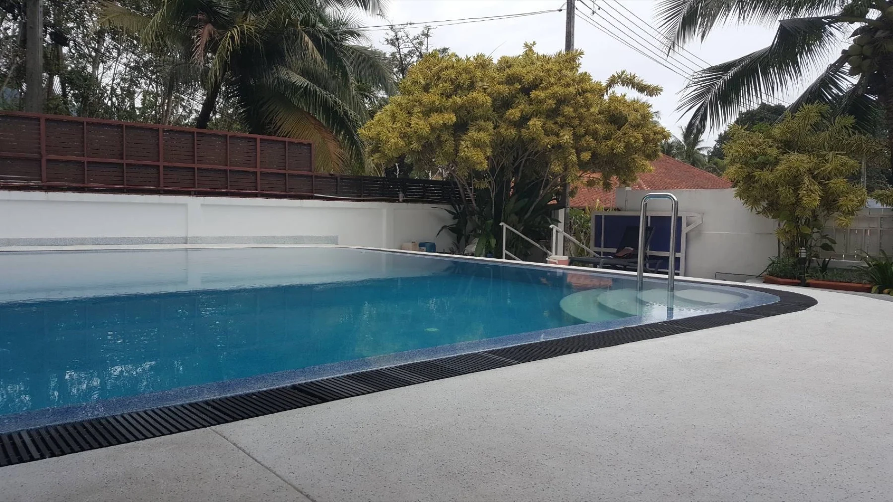 Guesthouse, Kathu — renovation by PebblePools