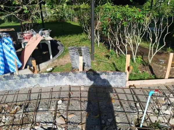 Five-Villa Lagoon — steel and formwork for the new pool terrace