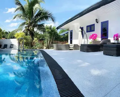 Guesthouse, Kathu — the overflow channel along the terrace