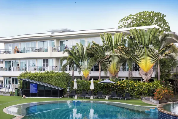 Karon Butterfly Condominium — the pool in front of the condominium