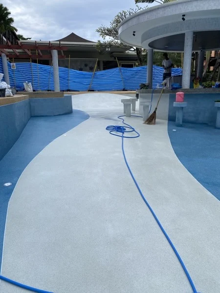 Kata Sea Breeze — the new finish in the Bar Pool, hoses still run