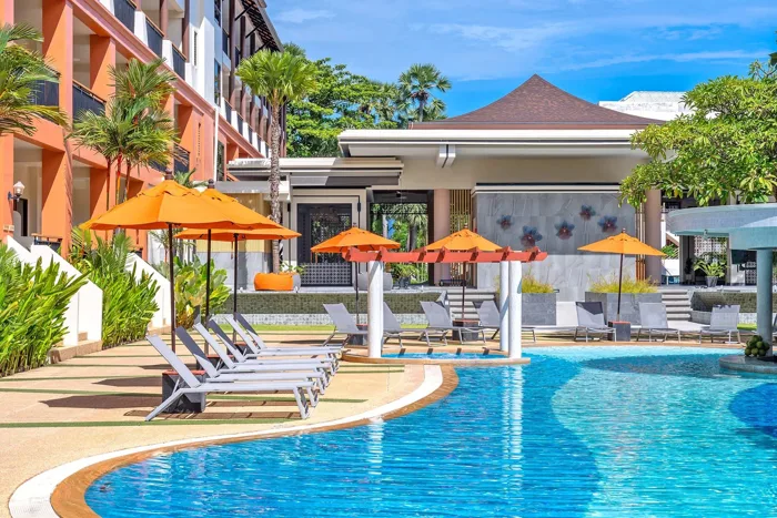 Kata Sea Breeze — pool bar and water-level views
