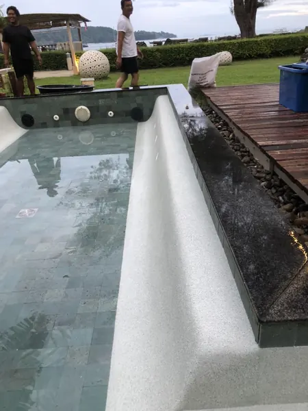Mama Beach Residence, Phi Phi — the finished ledge, before filling