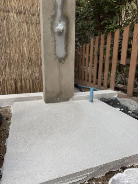 NY Kids — the foot-wash base in White Granite
