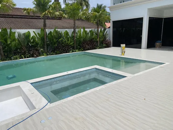 Private Residence, Laguna — the spa pool set into the main pool