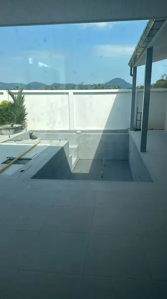 Private Villa — French Grey — the shell and the steps before the finish