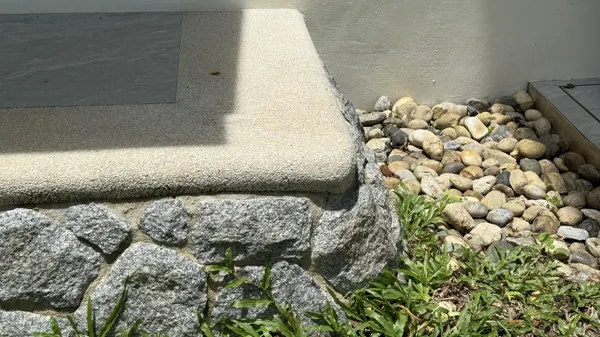 Private Villa, Laguna — Raindrop: a detail of the coping