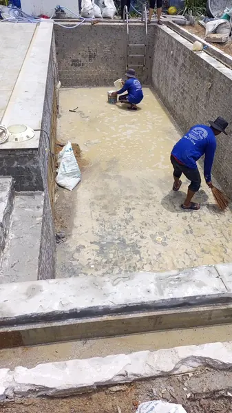 Private Villa, Pasak — Alaska Ice — preparing the shell