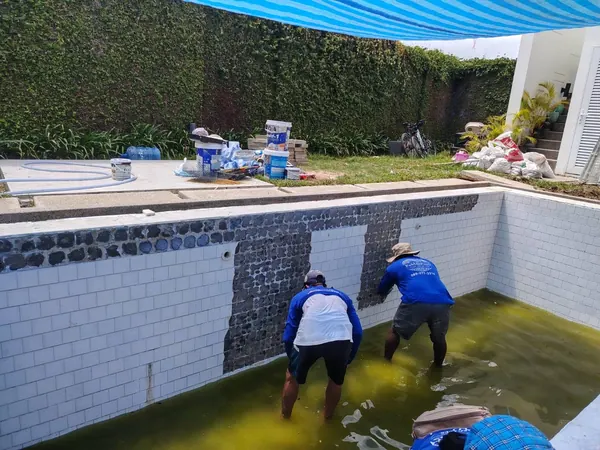 Private Villa, Pasak — Alaska Ice — removing the old tiling from the walls