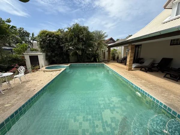 Private Villa, Rawai — Irish Green — the tiled pool before the renovation