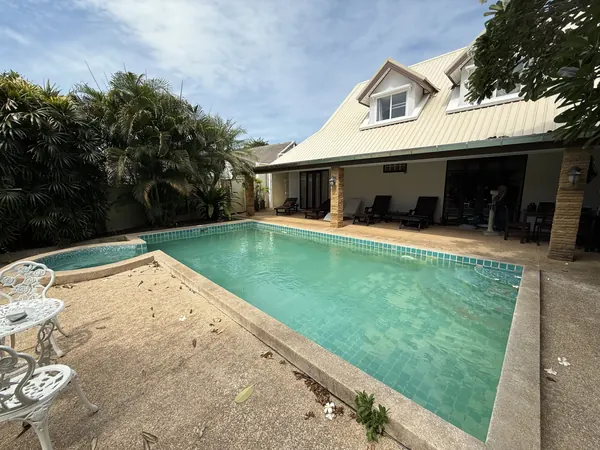Private Villa, Rawai — Irish Green — the pool and the house before the works
