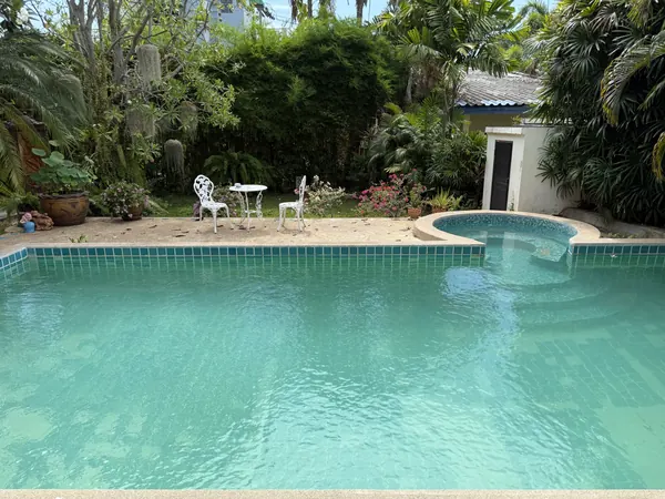 Private Villa, Rawai — Irish Green — the spa at the end of the pool