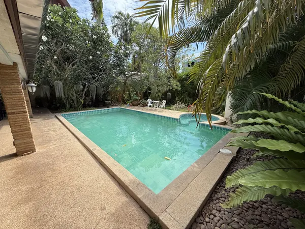 Private Villa, Rawai — Irish Green — the pool from the garden
