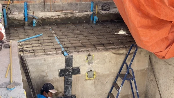 Private Villa, Phuket — reinforcing the pool extension before the pour