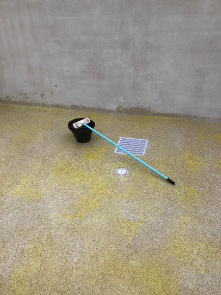 The Estate, Ao Po — cleaning the exposed finish