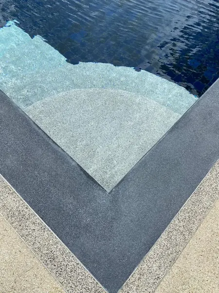 Vista del Mar, Naithon — Sea-View Pool — the coping corner and the steps under water