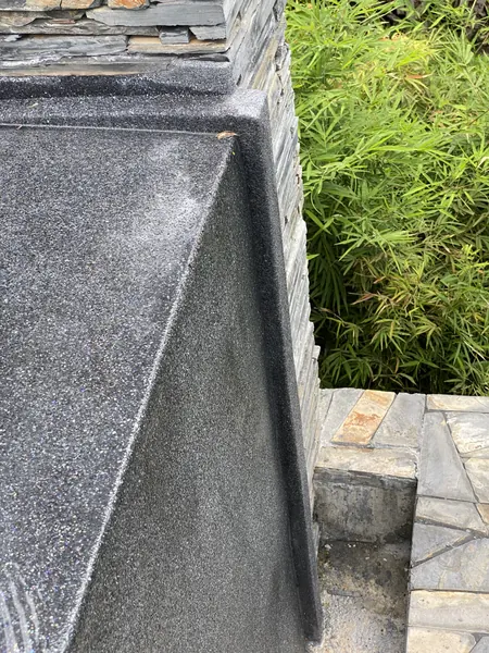 Vista del Mar, Naithon — Sea-View Pool — the coping over the edge wall