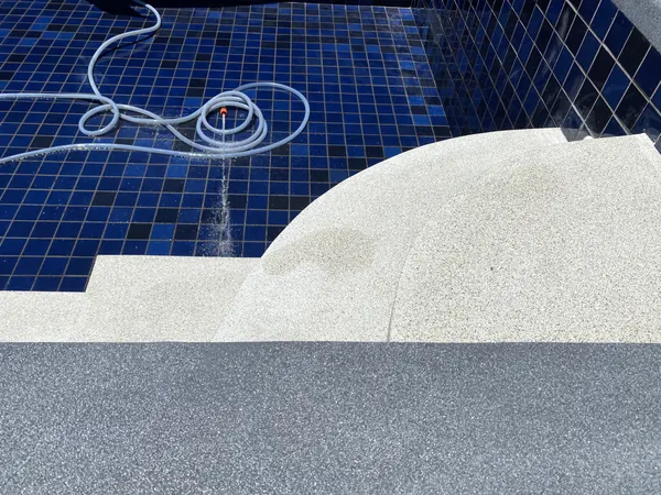 Vista del Mar, Naithon — Sea-View Pool — the steps and the coping