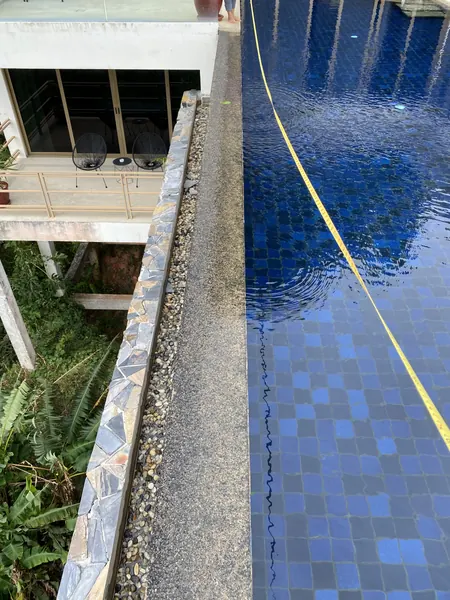 Vista del Mar, Naithon — Sea-View Pool — the old coping edge