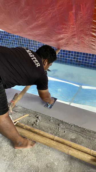 Vista del Mar, Naithon — Terrace Pool — laying the coping