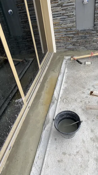 Vista del Mar, Naithon — Terrace Pool — the coping bed along the doors